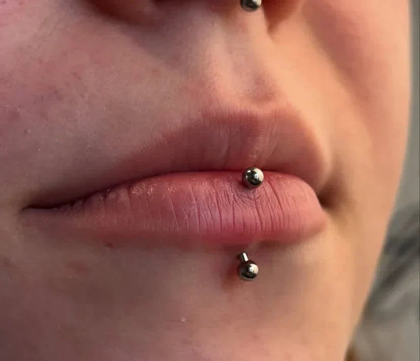 Thinking About a Vertical Labret? Pain Level, Healing & Best Jewelry