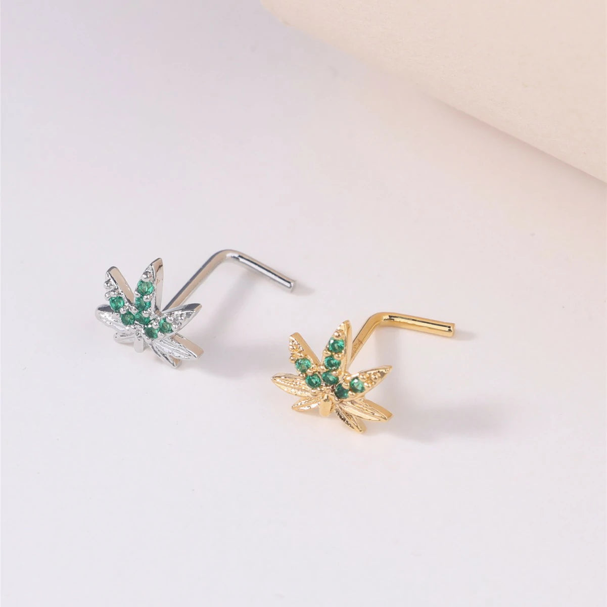20GA 316L Stainless Steel CZ Crystal Paved Pot Leaf Top L-Bend Nose Stud