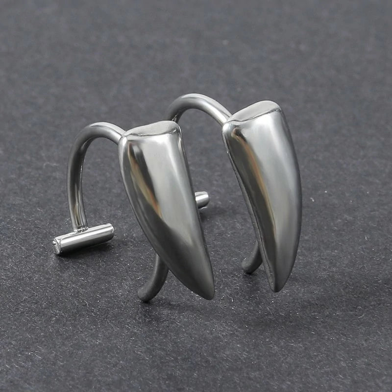 1 PCS Fake Lip Rings Stainless Steel Wolf Teeth Piercing Jewelry Vampire Tooth