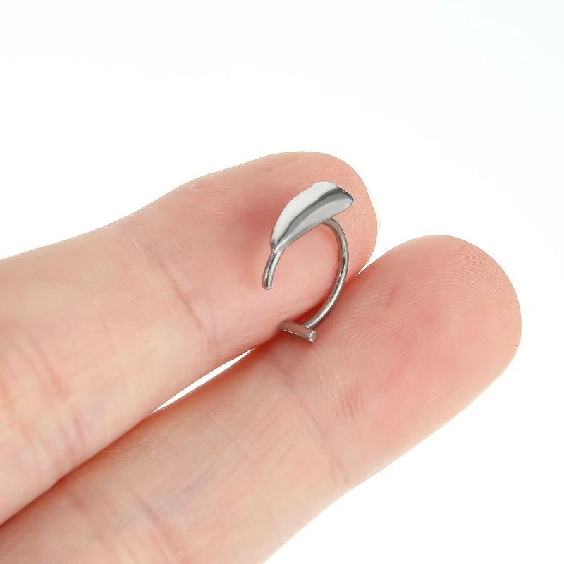 1 PCS Fake Lip Rings Stainless Steel Wolf Teeth Piercing Jewelry Vampire Tooth